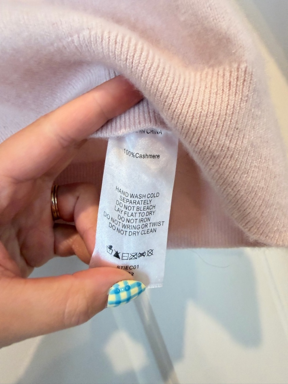 Quince Pale Pink Crewneck Sweater - 100% Cashmere Natural Fibers - Picture 4 of 5